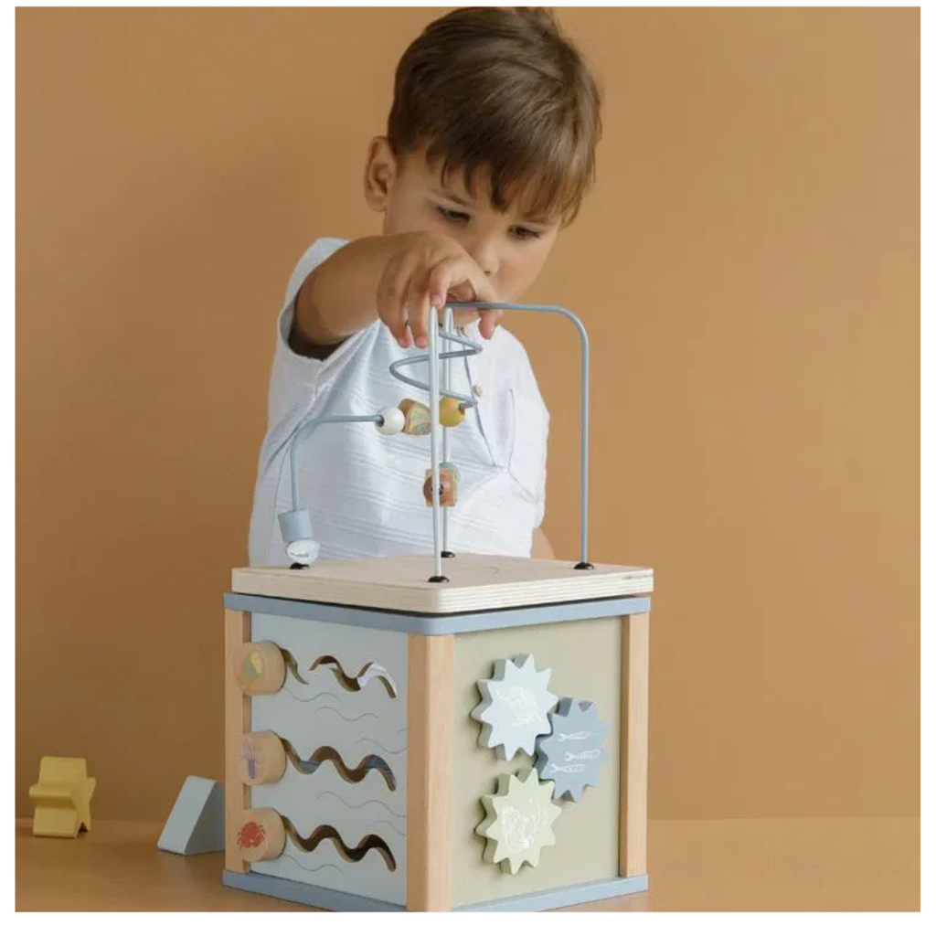 Cubo multi-attività in legno